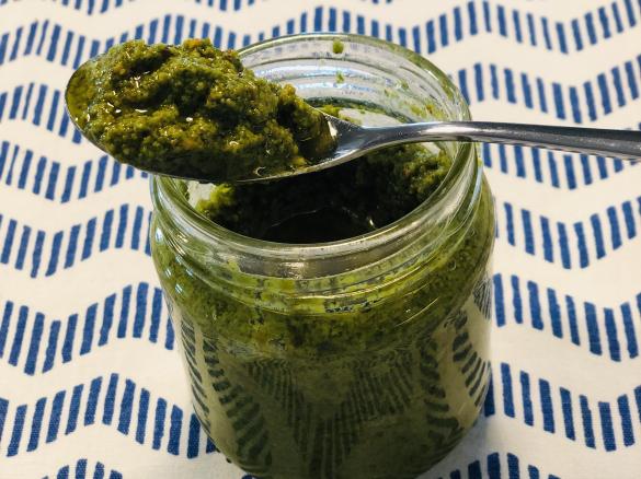 Pesto mit Pistazien (Laktosefrei)