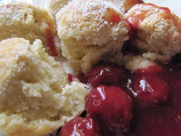 Dukatennudeln mit Zimtkirschen