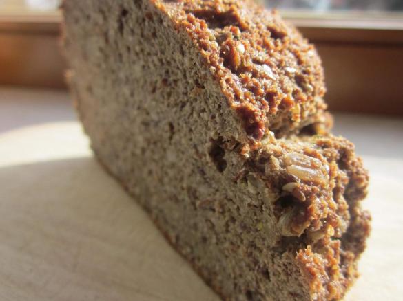 Brot mit Leinsamenmehl - glutenfrei - low carb