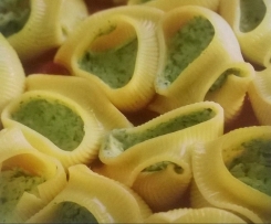 Pasta - Conchiglie con spinaci e salmone - gefüllte Muschelnudeln mit Spinat und Lachs