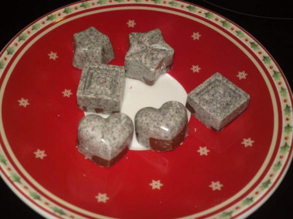 Pistazien-Mohn-Pralinen (für Silikonform)