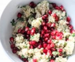 frischer Kräuter - Couscous-Salat mit Granatapfel - Variation von Couscous-Salat