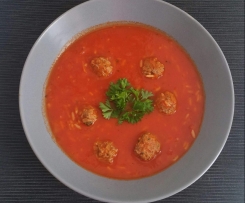 Lieblingstomatensuppe mit Hackbällchen