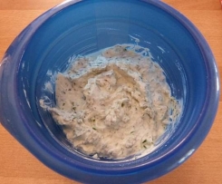 Kräuter-Frischkäse-Dip mit Lavendel