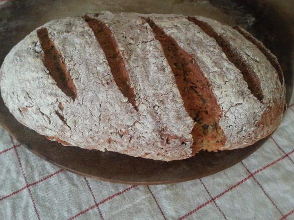 Dinkel-Roggen Mischbrot mit Kürbiskernen