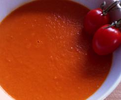 Asiatische Tomaten-Kokoscremesuppe