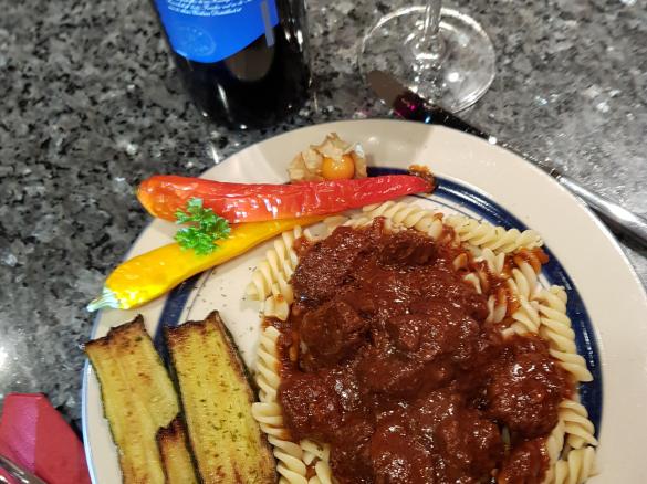 Gerrys Rinderfilet-Gulasch im Fusilli-Pastabettchen