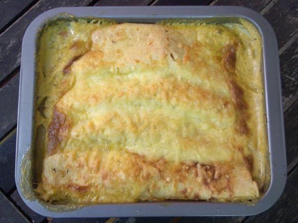 Überbackene Pfannkuchen mit Ratatouille-Füllung