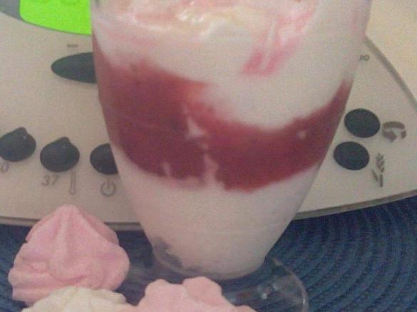 Traum von Erdberr-Baiser-Trifle