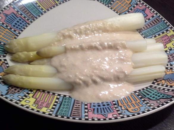 Die Sauce für Spargel, Thunfischsauce für Spargel