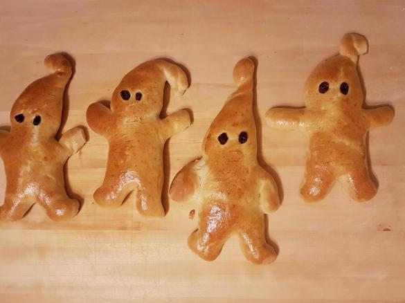 Halloween, Nikoläuse, Wichtel, St. Martinsmänner, Dumbledore, Geister.........