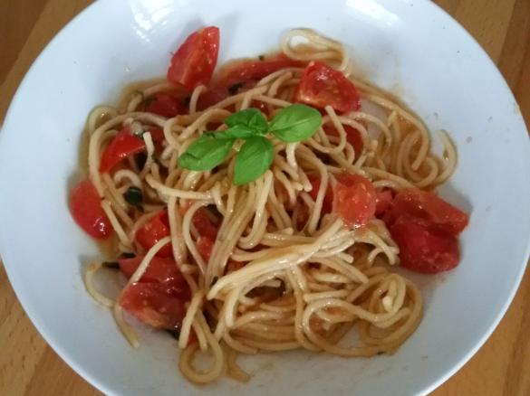 Spaghetti mit Knoblauchsoße