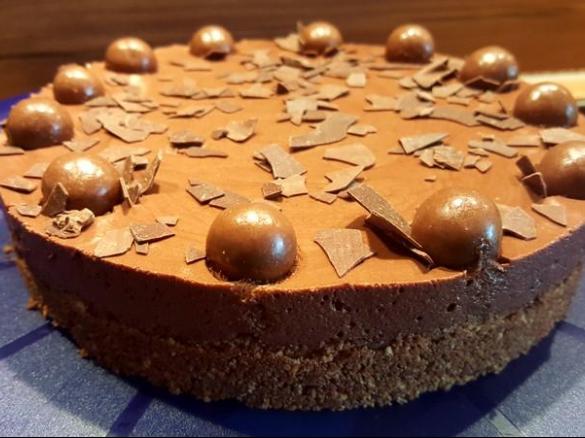 Schnelle kleine Mousse au Chocolat Torte ohne backen (18er Springform)