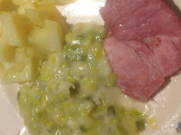 Kassler mit Kartoffeln und Lauchgemüse/ Porree