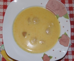 Kartoffelcremesuppe mit Würstchen