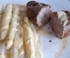 Duroc-Schweinefilet mit Spargel und Estragon-Hollandaise