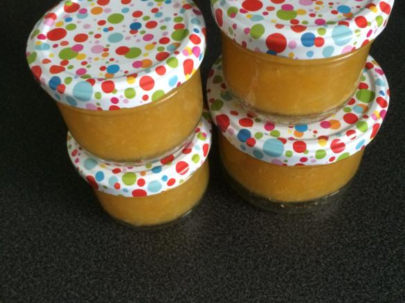 Ananas-Mandarinen-Marmelade mit Rum
