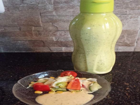 Mama´s leckeres Joghurt-Salat-Dressing