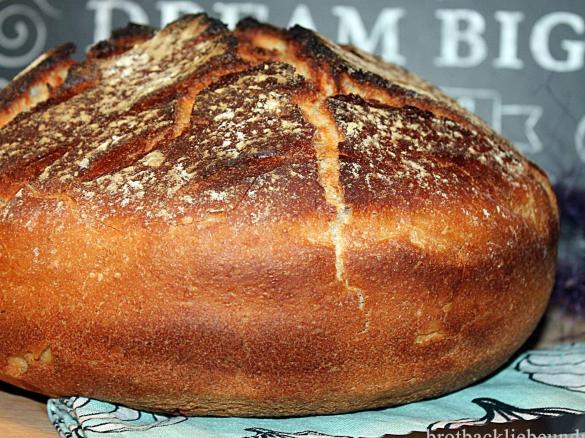 Dinkel-Bauern-Brot im Tontopf