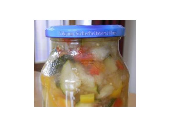 Zucchinisalat einkochen