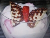 Erdbeere küsst Schokokuß-Dessert mit Quark