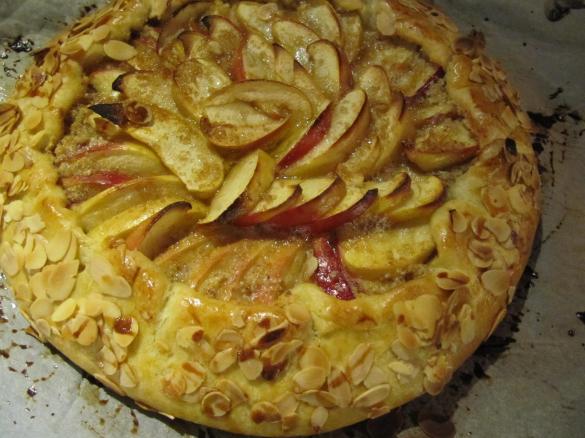 Apfel-Frangipane-Crostata