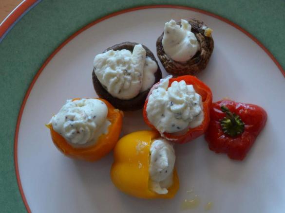 Gefüllte Kirschpaprika / Champignons