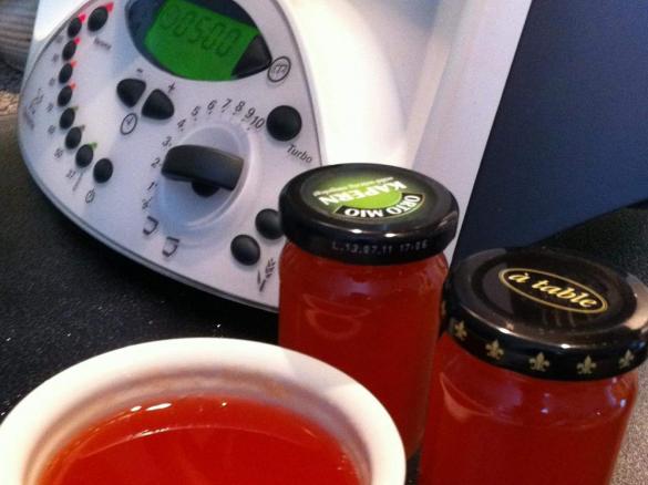 Variation von Apfel-Holunderblüten-Gelee > Apfel-Blutorangen-Holunderblüten-Gelee