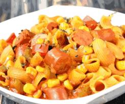 Würstchengulasch mit Hörnchennudeln