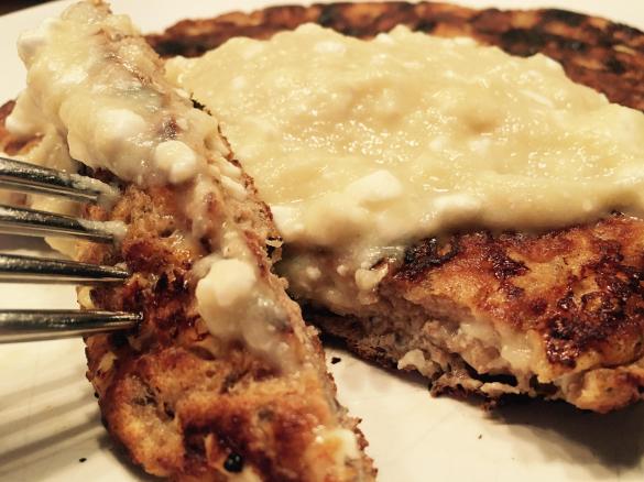 Low-Carb-Pfannkuchen mit Apfelmus