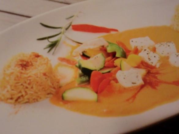 Schafskäse mit Paprika-Tomatengemüse und Reis