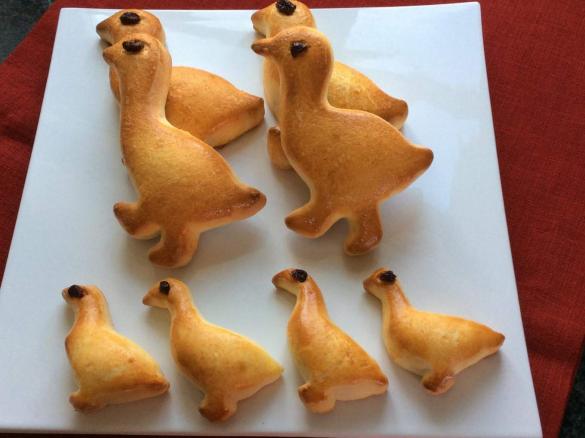 Süße Martinsgänse aus Quark-Ölteig