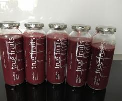 Smoothie mit roten Früchten