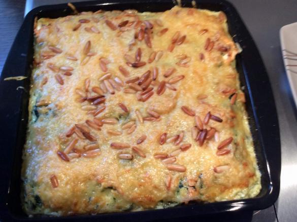 Tortelliniauflauf mit Thunfisch und Spinat in Käse-Sahnesoße