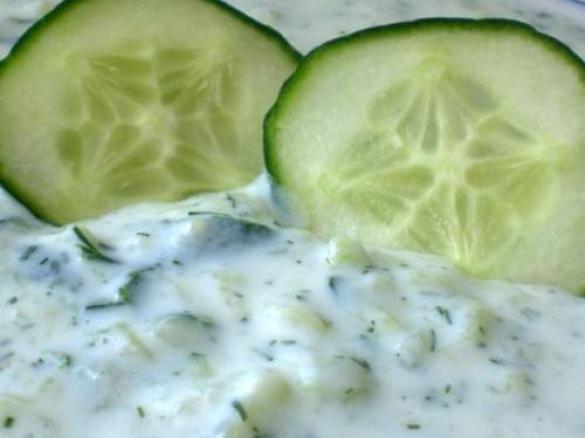 Leichte - Kalte- Gurkensuppe