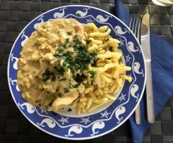 Hähnchengeschnetzeltes mit fruchtiger Apfel-Champignon Soße und Spätzle