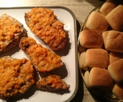 Mediterranes Rinderfilet mit Pizzabrötchen