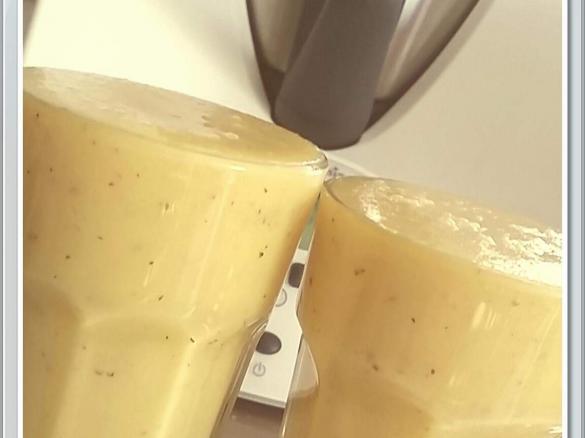 Sommerlicher Hawaii-Smoothie