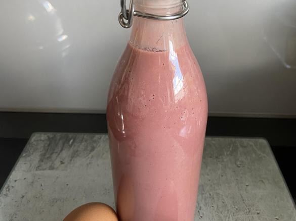 Himbeeriger Eierlikör