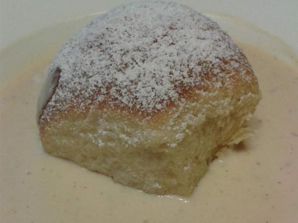 Rohrnudeln mit Vanilliensoße 