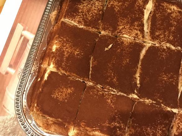 Tiramisu mit selbstgebackenem Biskuit-Boden