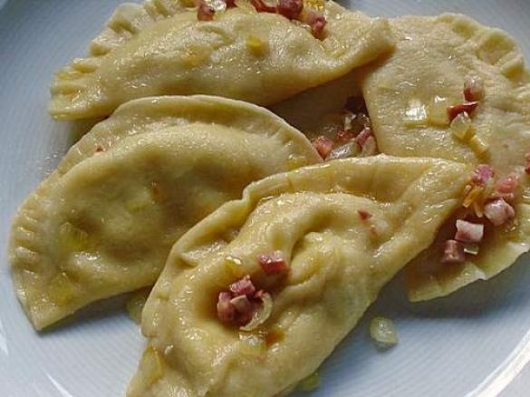 Kasnudeln mit Speck-Sahne-Soße