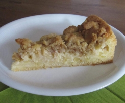 Apfelkuchen mit Sauerrahm und Walnussstreuseln