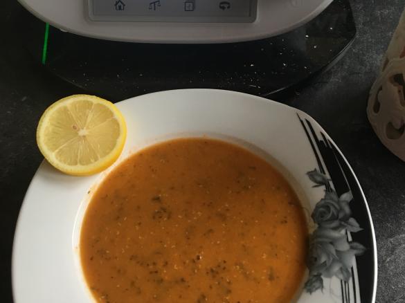 einfache und schnelle Türkische Rote Linsensuppe