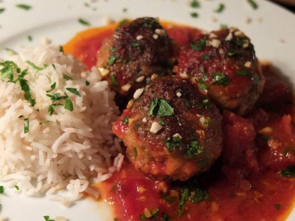 Hackbällchen in pikanter Tomatensoße