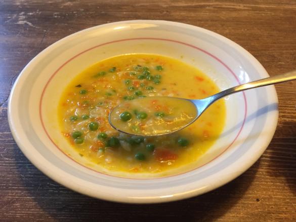 Schnelle Gemüsesuppe mit Risoni