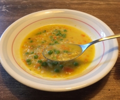 Schnelle Gemüsesuppe mit Risoni