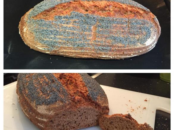 Vollkornbrot mit Leinsamen und Mohn