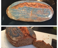 Vollkornbrot mit Leinsamen und Mohn