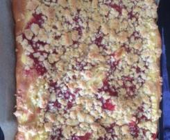 Streuselkuchen mit Vanillepudding,Erdbeer-Rhabarbermarmelade